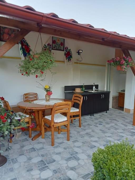 Jj Zavoi Villa โอเริชติเย ภายนอก รูปภาพ